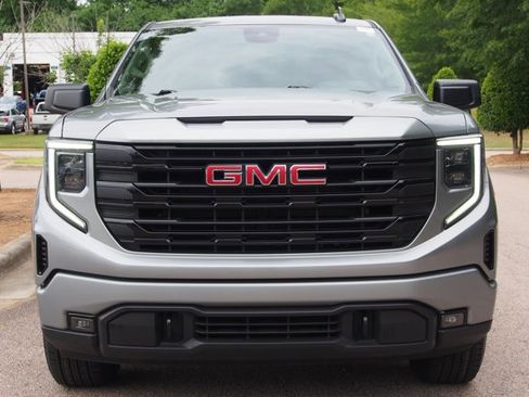 Used 2023 GMC Sierra 1500 Elevation AWD/4WD image 2