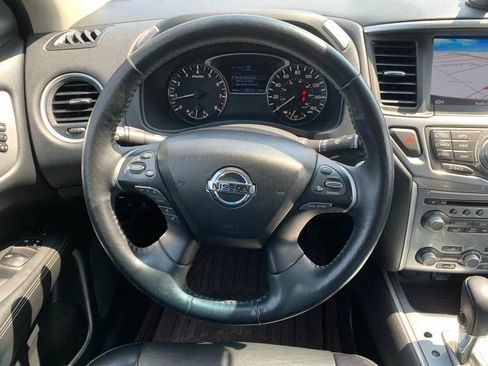 Used 2020 Nissan Pathfinder SL AWD/4WD image 14