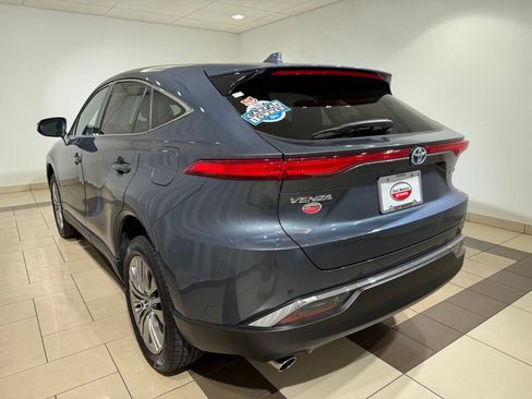 Certified 2023 Toyota Venza Limited AWD/4WD image 3