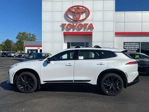 New 2025 Toyota Crown Signia image 13