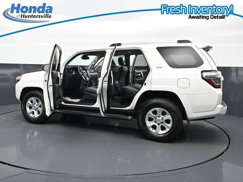 Used 2023 Toyota 4Runner SR5 Premium w/ Moonroof Package RWD image 42