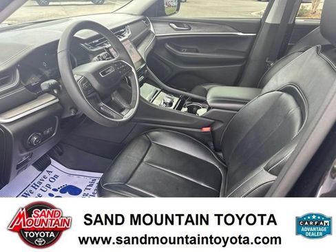 Used 2023 Jeep Grand Cherokee L Limited w/ Luxury Tech Group II AWD/4WD image 12