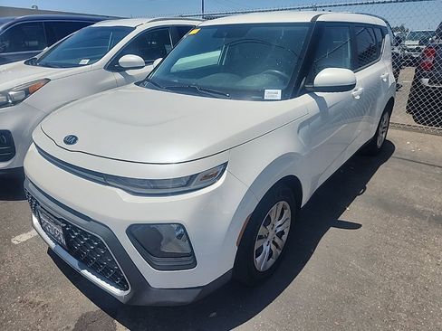 Used 2020 Kia Soul LX FWD image 4