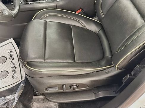 Used 2023 Chevrolet Traverse Premier AWD/4WD image 21