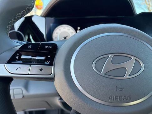 Certified 2025 Hyundai Elantra SEL w/ Cargo Package image 39