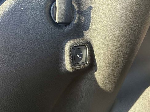 New 2026 Jeep Compass Limited image 33