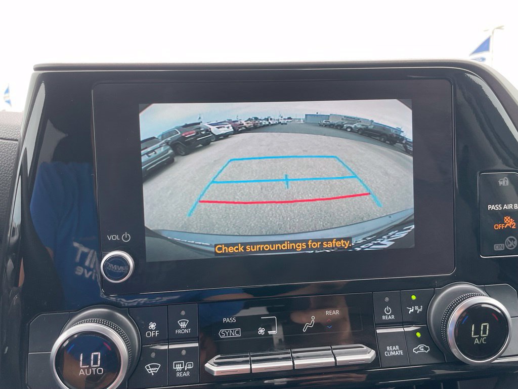Used 2023 Toyota Highlander L AWD/4WD image 16