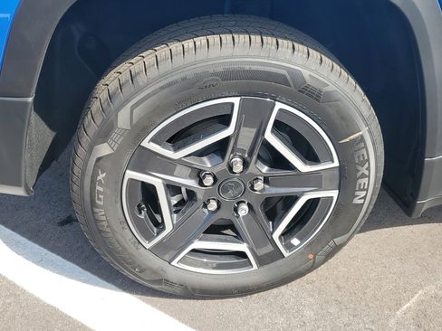 New 2026 Jeep Cherokee Laredo AWD/4WD image 5
