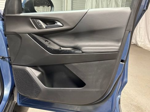 Used 2025 Chevrolet Equinox LT FWD image 9