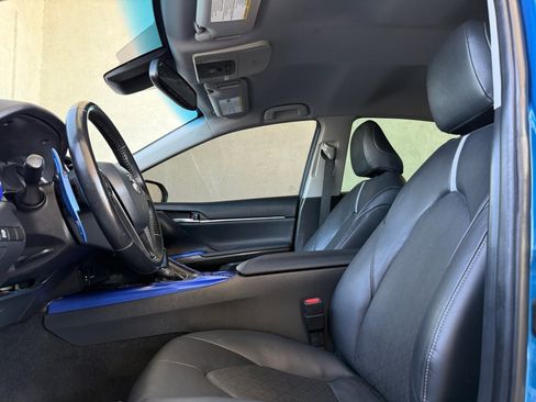 Used 2019 Toyota Camry XSE image 14