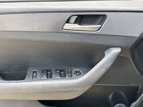 Used 2018 Hyundai Sonata SE FWD image 16