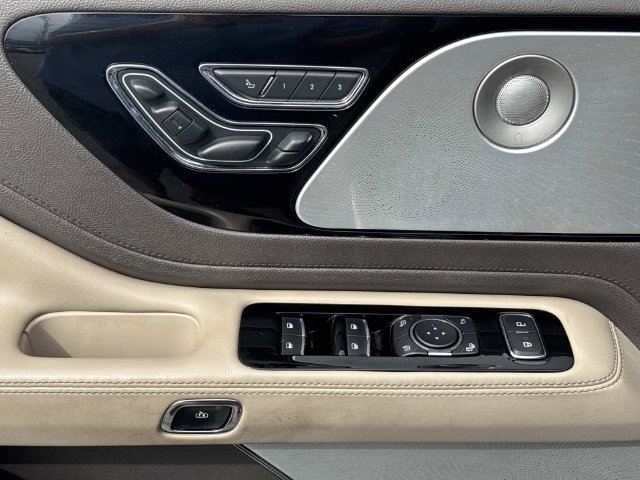 Used 2020 Lincoln Aviator Grand Touring w/ Equipment Group 302A AWD/4WD image 23