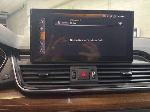 Used 2023 Audi Q5 2.0T Premium w/ Convenience Package image 22