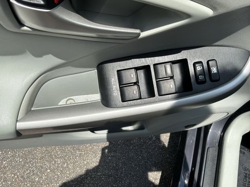 Used 2014 Toyota Prius Four FWD image 15