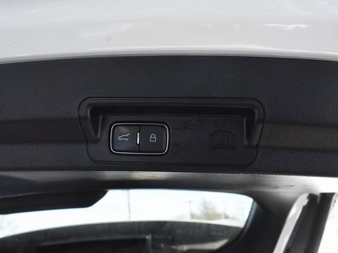 Used 2022 Ford Explorer ST image 9