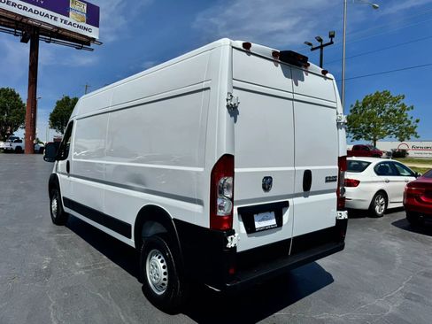 Used 2026 RAM ProMaster 2500 w/ Convenience Group FWD image 3