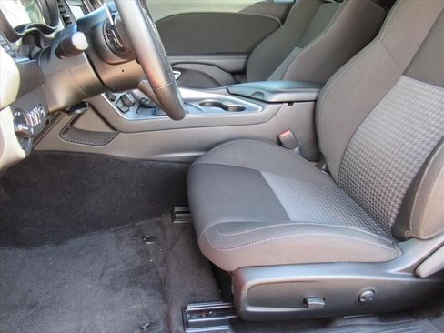 Certified 2022 Dodge Challenger R/T image 13