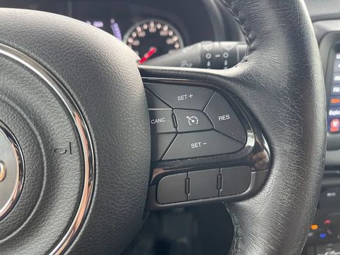Used 2019 Jeep Renegade Altitude w/ Quick Order Package 2XM FWD image 23