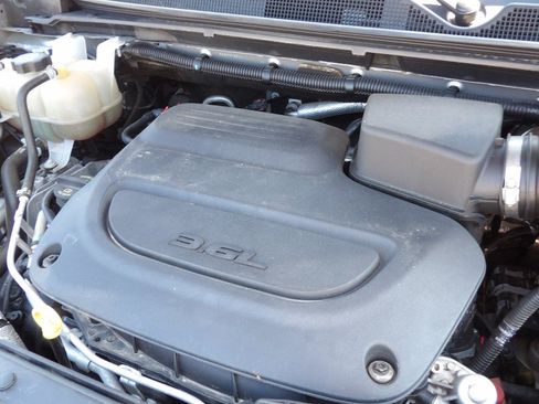 Used 2020 Chrysler Voyager Lxi FWD image 31