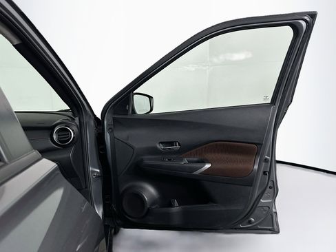 Used 2024 Nissan Kicks SR image 29