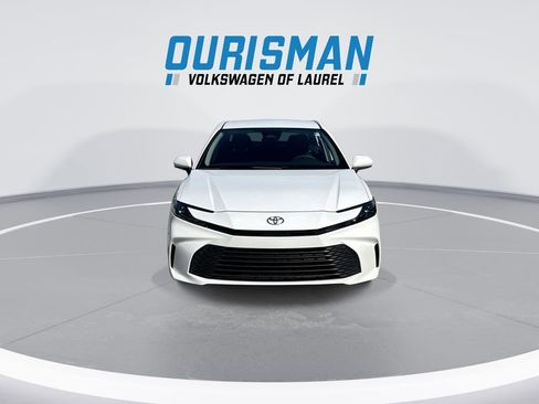 Used 2025 Toyota Camry LE FWD image 3