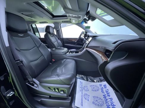 Used 2017 Cadillac Escalade ESV Premium Luxury AWD/4WD image 31