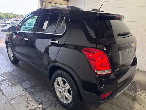 Used 2019 Chevrolet Trax LT w/ LT Convenience Package FWD image 4