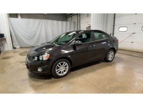 Certified 2015 Chevrolet Sonic LT w/ Wheels and Fog Lamp Package image 4
