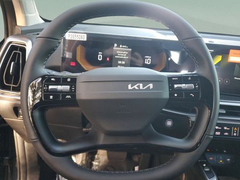 New 2026 Kia Sorento S FWD image 17