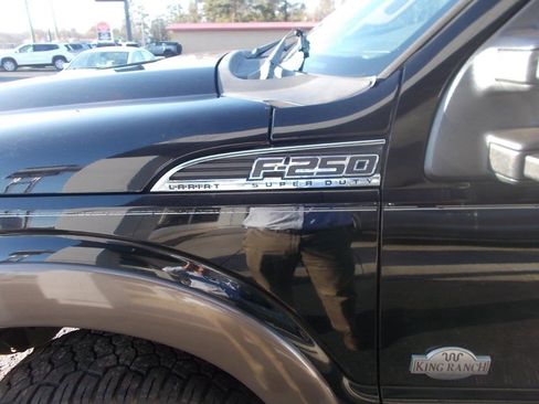 Used 2016 Ford F250 King Ranch w/ King Ranch w/Chrome Package image 9