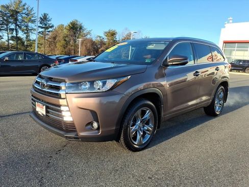 Used 2019 Toyota Highlander Limited Platinum image 14