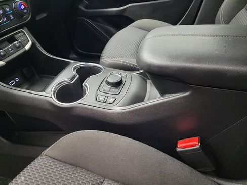 Used 2024 GMC Terrain SLE w/ Driver Convenience Package FWD image 26