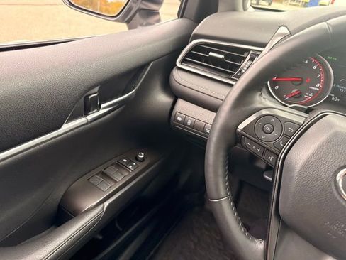 Used 2022 Toyota Camry XSE image 14