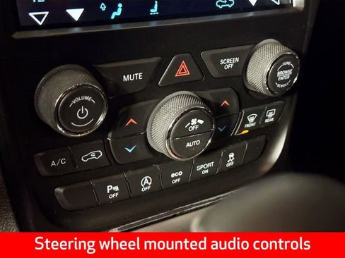 Used 2018 Jeep Grand Cherokee Altitude image 25