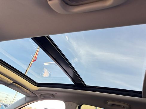 Used 2017 Cadillac XT5 Luxury w/ Driver Awareness Package image 5