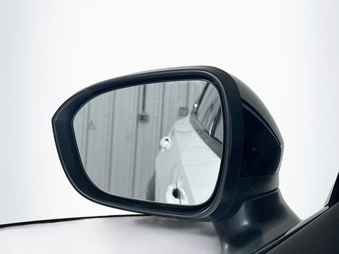 Used 2023 Nissan Ariya FWD image 16