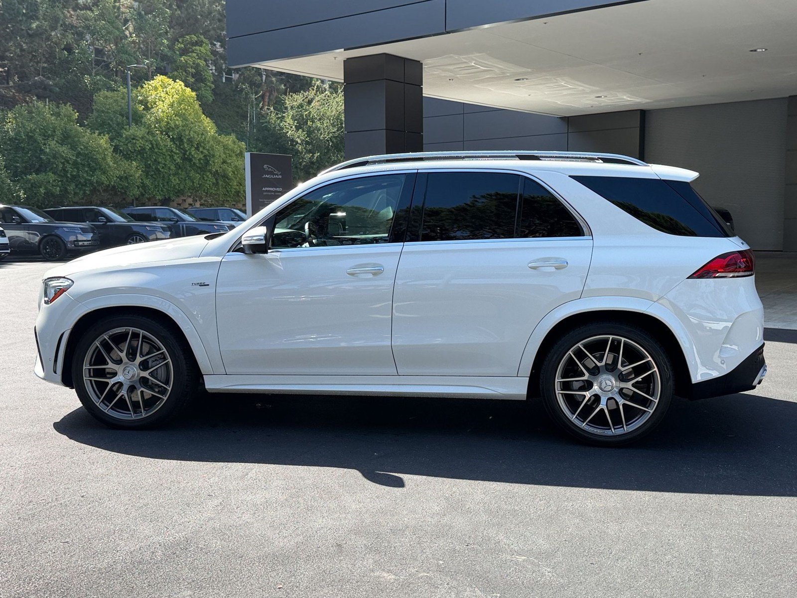 Used 2023 Mercedes-Benz GLE 53 AMG 4MATIC image 2