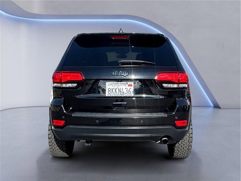 Used 2019 Jeep Grand Cherokee Laredo image 5