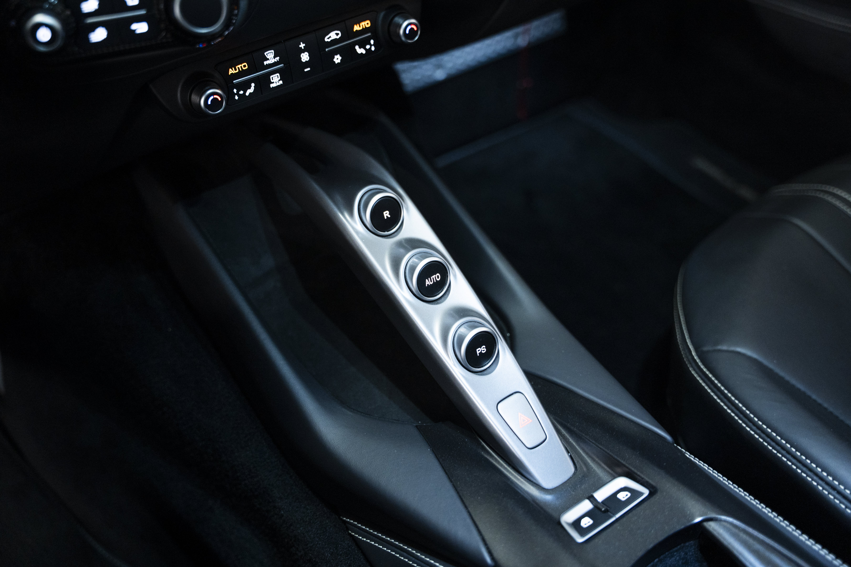 Used 2019 Ferrari 812 Superfast RWD image 40
