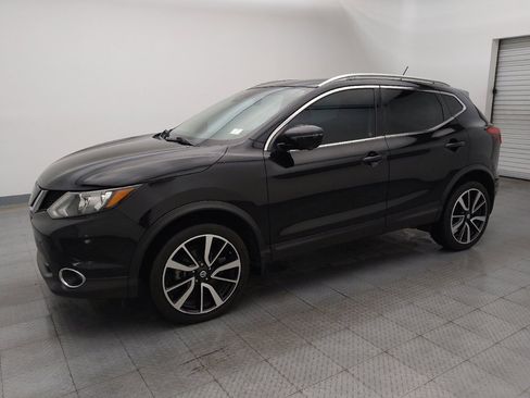 Used 2019 Nissan Rogue Sport SL image 2
