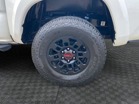 Used 2022 Toyota Tacoma TRD Sport w/ Technology Package AWD/4WD image 33