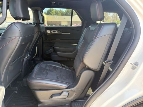 Used 2025 Ford Explorer ST AWD/4WD image 10