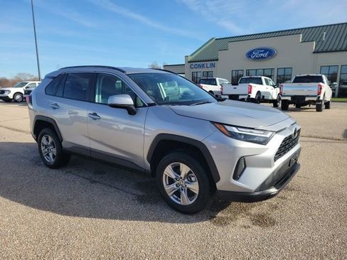 Used 2024 Toyota RAV4 XLE image 19