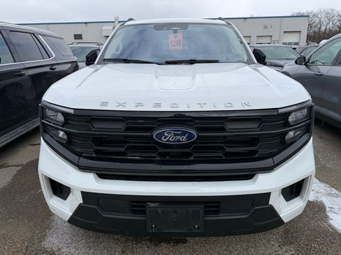 Used 2025 Ford Expedition Active image 6