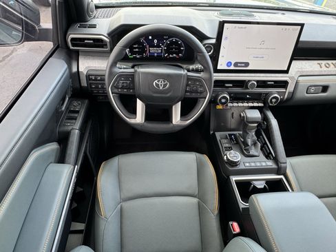 Used 2025 Toyota 4Runner Trailhunter AWD/4WD image 12