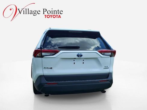 Used 2023 Toyota RAV4 XLE AWD/4WD image 3