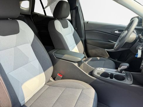 Certified 2024 Chevrolet Trax LS w/ LS Convenience Package FWD image 26