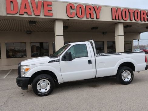 Used 2015 Ford F250 XL w/ Camper Package image 1