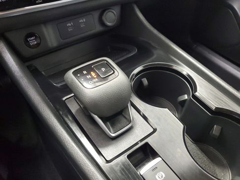 Used 2025 Nissan Rogue SV FWD image 32