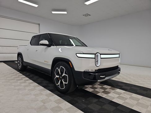 Used 2022 Rivian R1T Adventure image 7